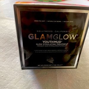 GLAMGLOW